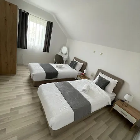 Apartman Naturalis Flumen Otočac Exteriör bild
